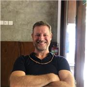 Enseignant HOLISTIQUE passionné en BREATHWORK, MEDITATION, YOGA & STRETCHING, KALI ESKRIMA et WING CHUN